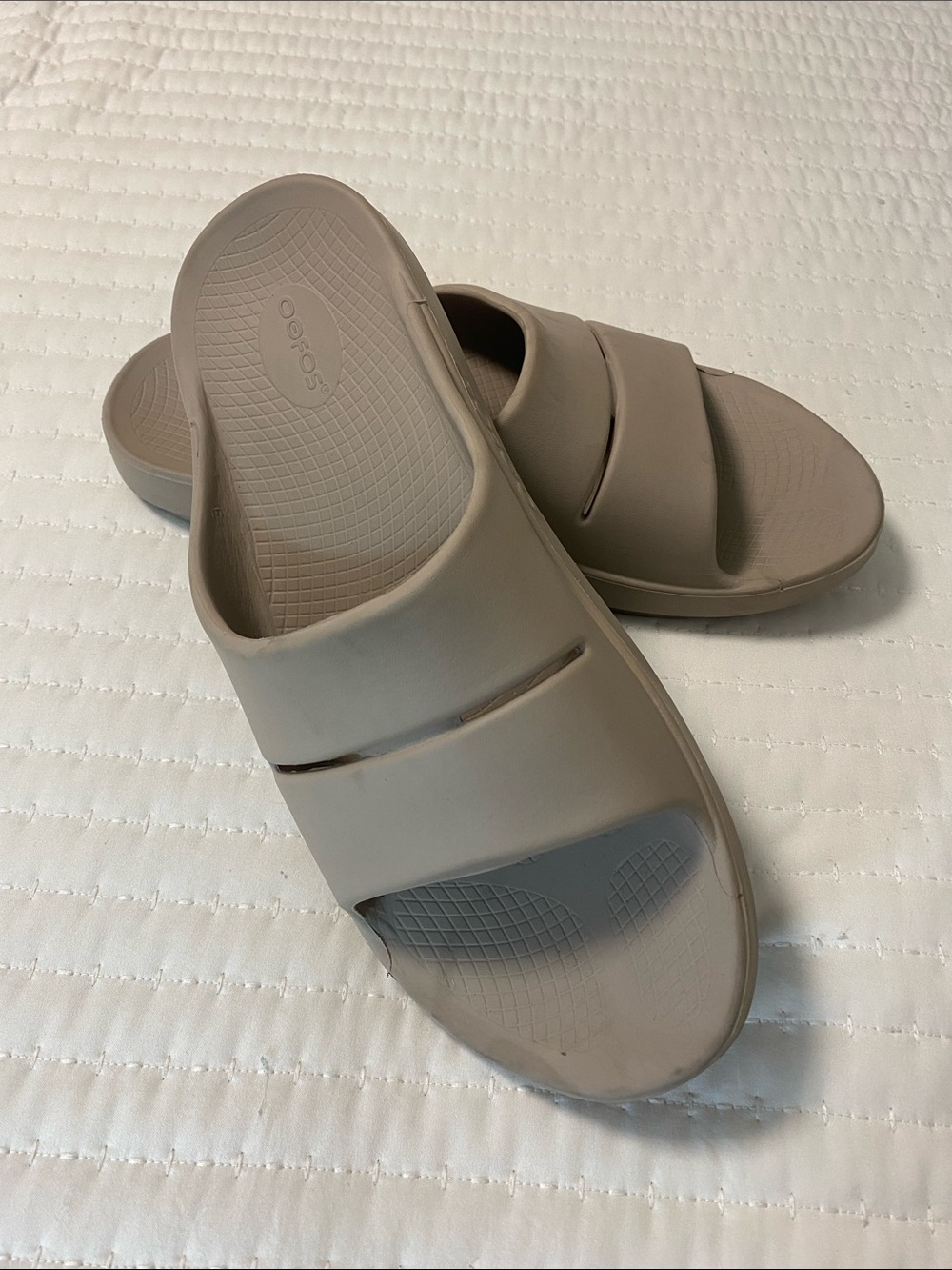 Oofos Tan Slides sz 13